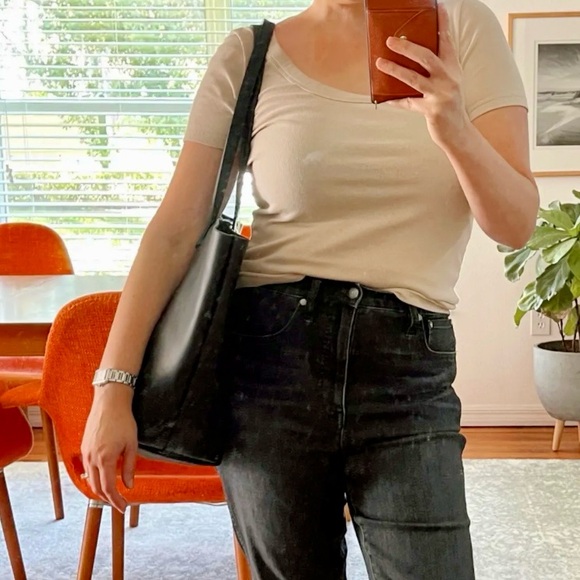 NWT Old Navy Fitted Scoop-Neck Rib-Knit T-shirt - Picture 2 of 4